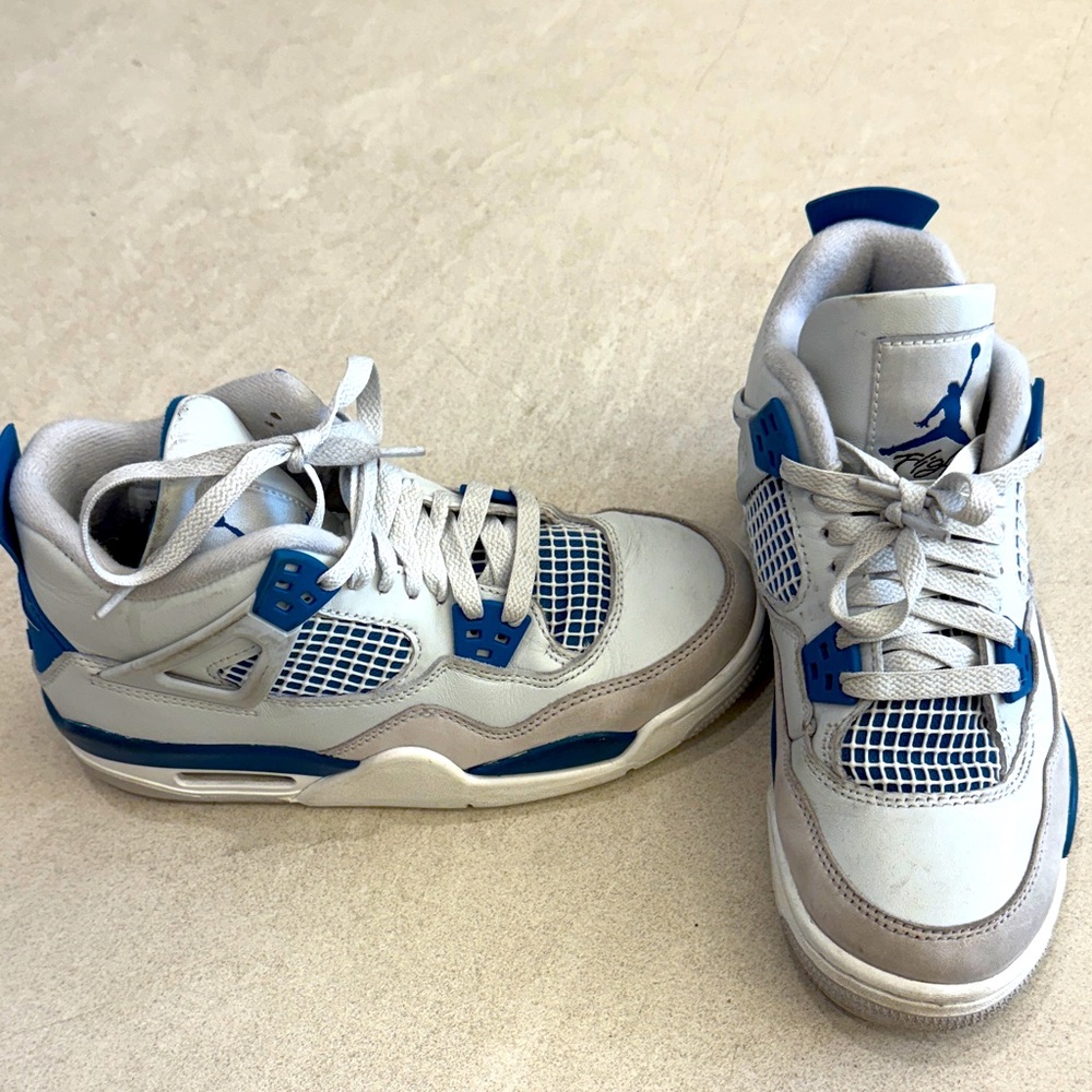 Jordan Kids
Air Jordan 4 "Military Blue" sneakers